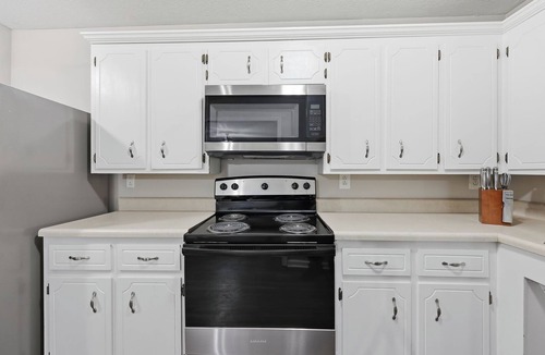 Clarksville Apartment | Modern Highland Park 2BR 2BA Stay