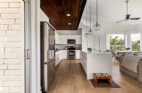 Apache Shores House | Modern Hill Country Home ~ Sunset Views and BBQ