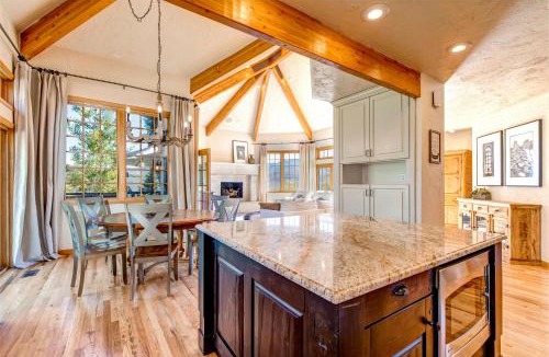 Summit Park House | Modern Hillside Manor