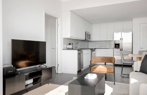 Hoboken Apartment | Modern Hoboken 2BR w/Doorman, Gym & W/D, near shuttle, by Blueground