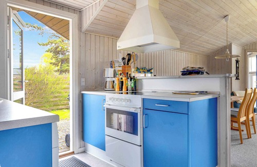 Store Fuglede House | Modern holiday home with 200m to beach