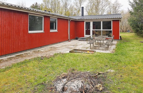 Sillerslev House | Modern Holiday Home in Øster Assels with Terrace