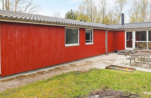 Sillerslev House | Modern Holiday Home in Øster Assels with Terrace