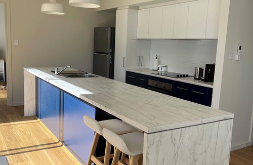 Alexandrina House | Modern holiday home Clayton Bay