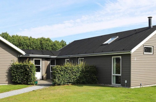 Egense House | Modern Holiday Home in Storvorde with Sauna