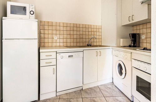 Minerve House | Modern Holiday Home in Minerve with Private Courtyard