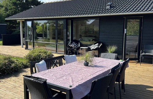 Stege House | Modern holiday home steps away from beautiful beach