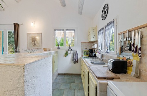 Lambesc House | Modern holiday home with private pool