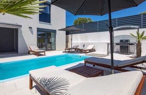 Pinezici House | Modern Holiday House Jadranka with pool