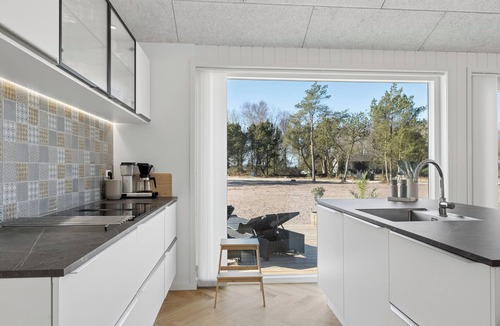 Helberskov Strand House | Modern holiday near fjord and beach