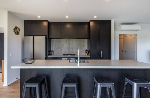 Rainbow Point House | Modern Holiday Retreat – Relax & Unwind in Style