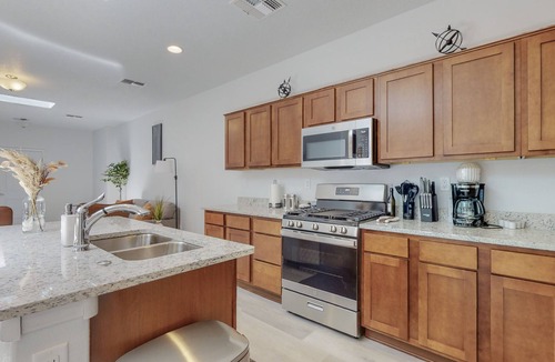 Mesa Del Sol Innovation Park House | Modern Home 3BR Next to Netflix, Airport, Casino