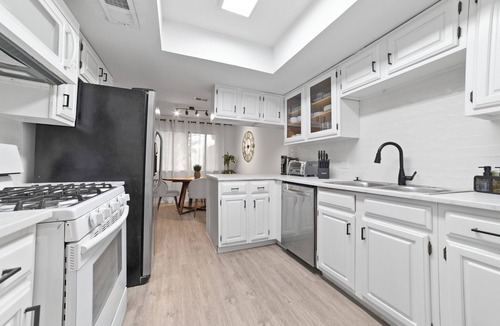 Pleasant Valley House | Modern Home 7 Min from Downtown