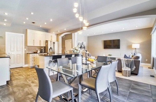 Courtice House | Modern home away from home in Courtice