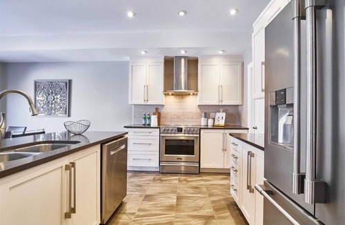 Courtice House | Modern home away from home in Courtice