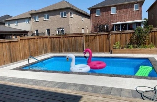 Courtice House | Modern home away from home in Courtice
