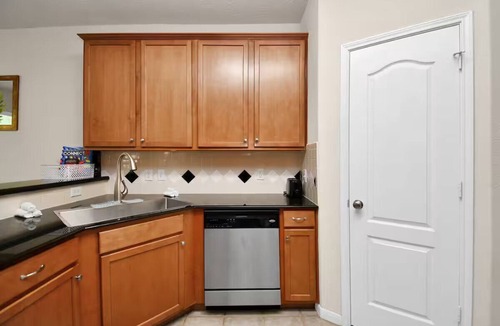 Fairbanks House | Modern Home - Centrally Located - Houston, TX