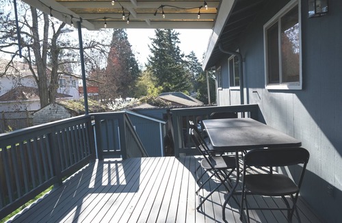 Burien House | Modern Home - Close to Downtown and SEATAC - Sleeps 8