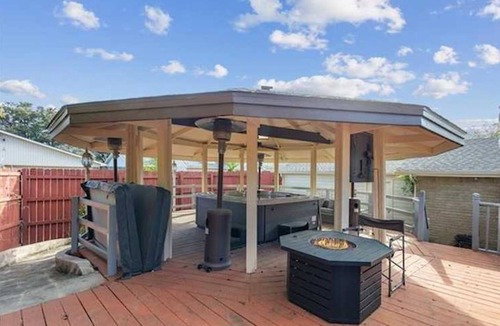 White Rock Hills House | Modern Home close to Downtown and white Rock Lake
