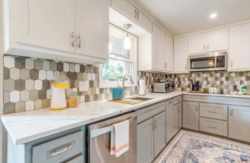 Fort Worth House | Modern Home close to Dickies!