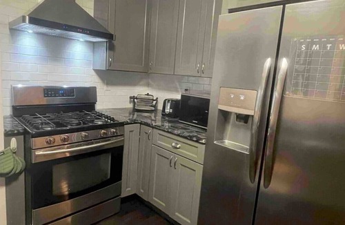 Ampere Apartment | Modern Home Close to NYC!