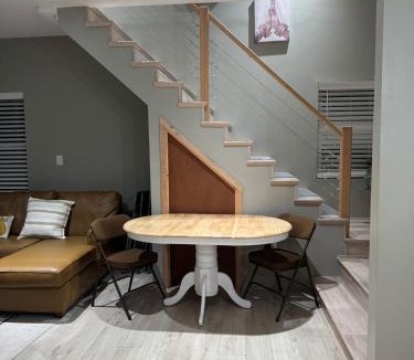 Lake Placid House | Modern Home &Cozy