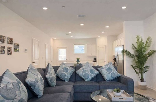 Round Rock House | Modern Home | Downtown, Nature Trails, Kalahari