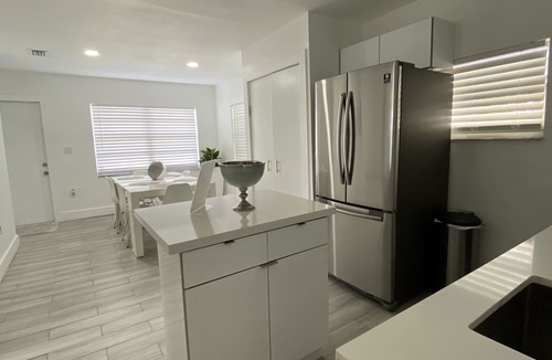 Westchester House | MODERN HOME, Excellent Location Miami 3/2