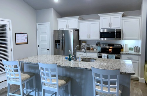 Carl Junction House | MODERN HOME - firepit & fenced in backyard!