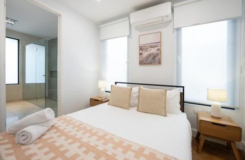 Preston House | Modern Home - gr8 4 groups by Custom Bnb Hosting