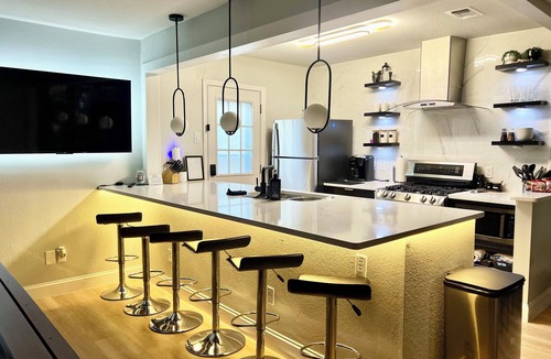 Central Arlington House | Modern home II the AT&T stadium-5 mins walk