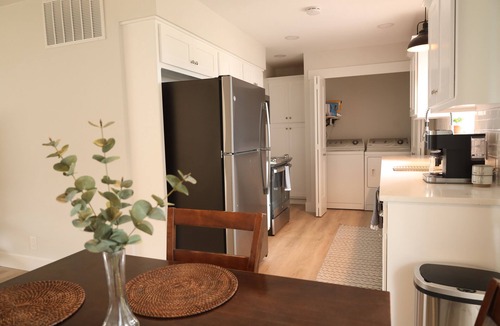 Brownstown Condo | Modern home in central Yakima