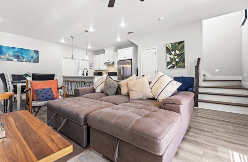 Grand Prairie House | Modern home in Grand Prairie near DFW