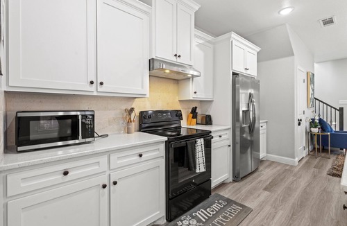 Grand Prairie House | Modern home in Grand Prairie near DFW