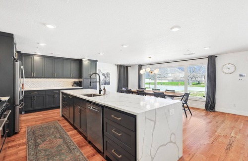 Roanoke House | Modern Home in the Heart of Old Town Roanoke with Pool!