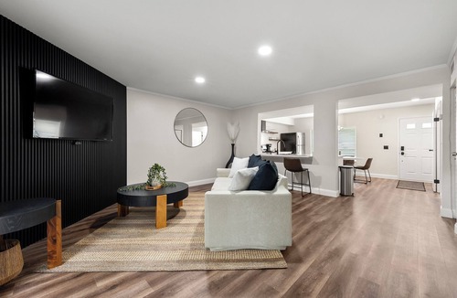 Smyrna House | Modern Home mins from Truist Park