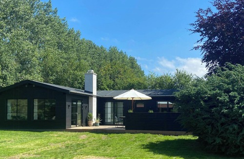 Tisvildeleje House | Modern home near beach and town in Tisvilde