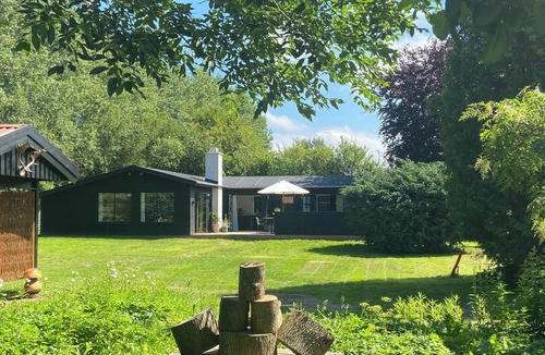 Tisvildeleje House | Modern home near beach and town in Tisvilde