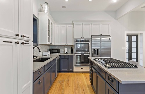 The Gap House | Modern Home Near McCormick Place & Downtown - Bronzeville