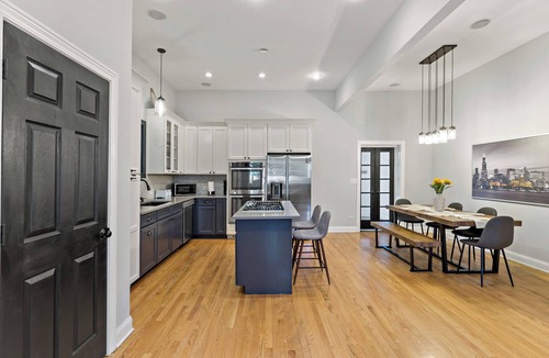 The Gap House | Modern Home Near McCormick Place & Downtown - Bronzeville