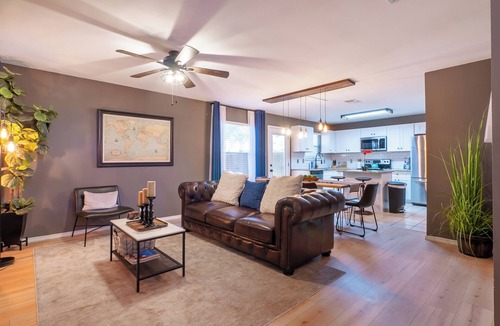 San Antonio House | Modern Home Near Sea World w/EV-Charger, Fire Pit