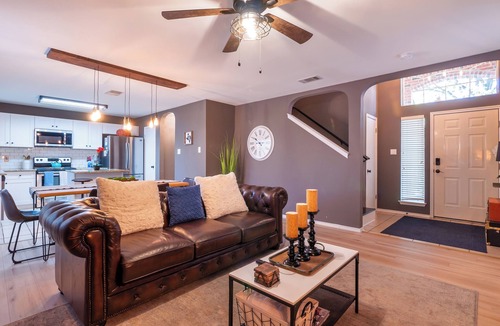 San Antonio House | Modern Home Near Sea World w/EV-Charger, Fire Pit