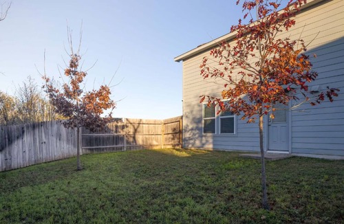 Babcock North House | Modern home near Six flags and Medical center
