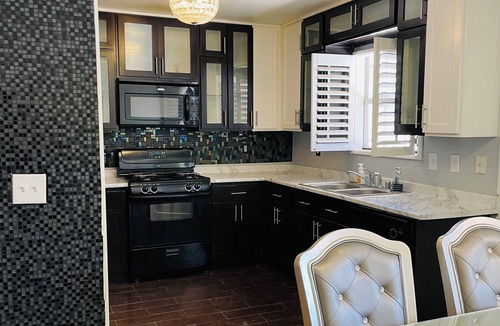 Biggs Field House | Modern home near the Horizon Golf Course