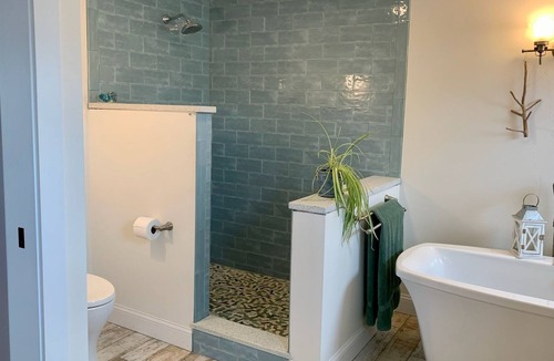 Willard House | Modern Home one mile from beach