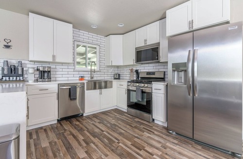 Southwestern Sacramento House | Modern Home Pet Playground