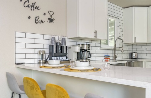 Southwestern Sacramento House | Modern Home Pet Playground