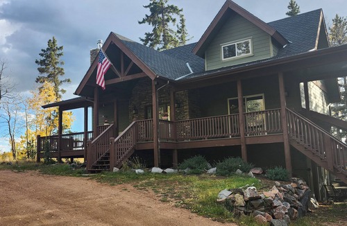 Divide House | Modern home secluded on 55 acres-Breathtaking views of Pikes Peak- Pet Friendly