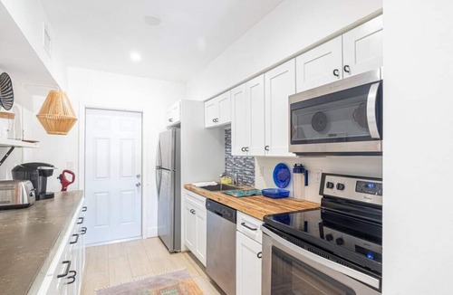 Bay Harbor Islands Apartment | Modern Home Near Beach & Bal Harbour Shops