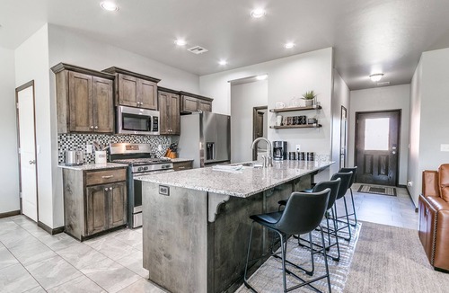 Wheatland House | Modern home w/custom furnishes, centrally located in OKC!